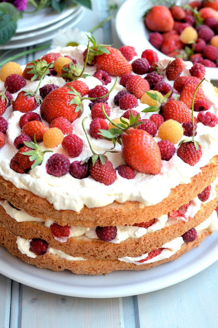 Strawberry Gateaux Cake - Brown Bear Bakers