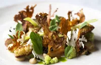 Yeasted cauliflower, raisins, capers and mint