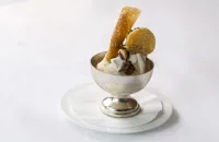 Hazelnut ice cream sundae