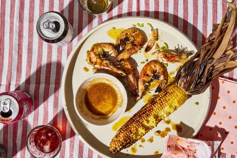 Prawns with sweetcorn and special seafood seasoning dust