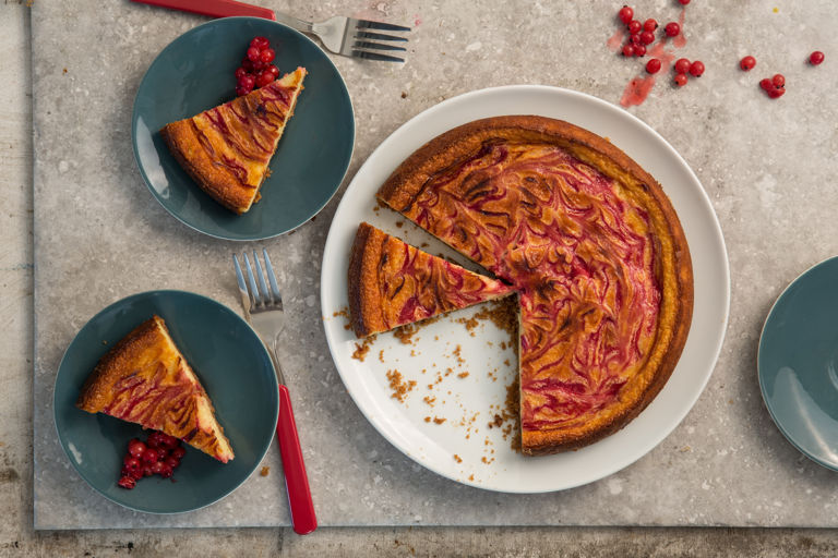 Redcurrant ripple baked cheesecake