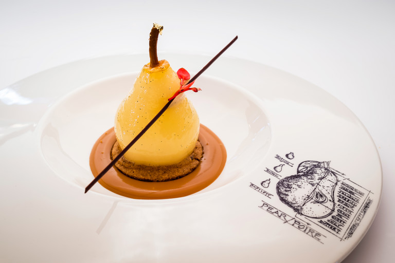 Pear, cinnamon biscuit, caramel and vanilla ice cream