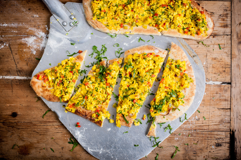 Paneer and pepper naanza (Indian pizza)