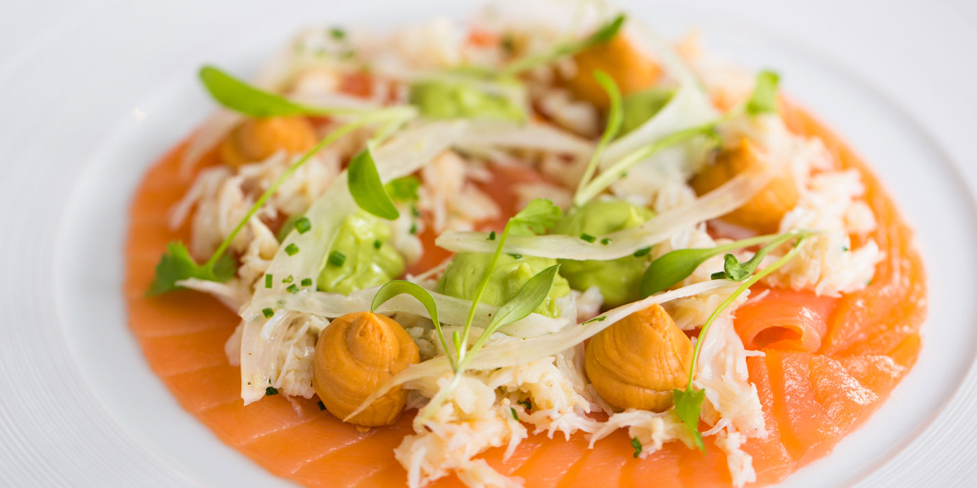Crab and smoked salmon salad with avocado, fennel and apple
