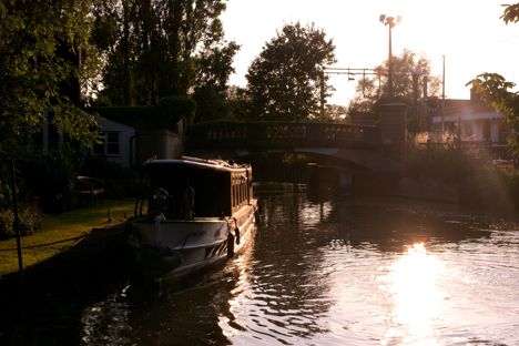 Packing, shopping and cooking on a canal boat holiday