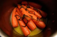 Carrots with tarragon and garlic 