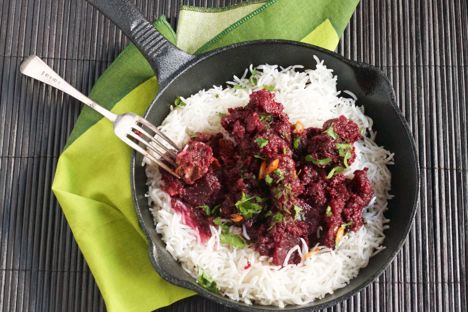 Chaukandar gosht – Beetroot and beef curry with cinnamon and black cardamom