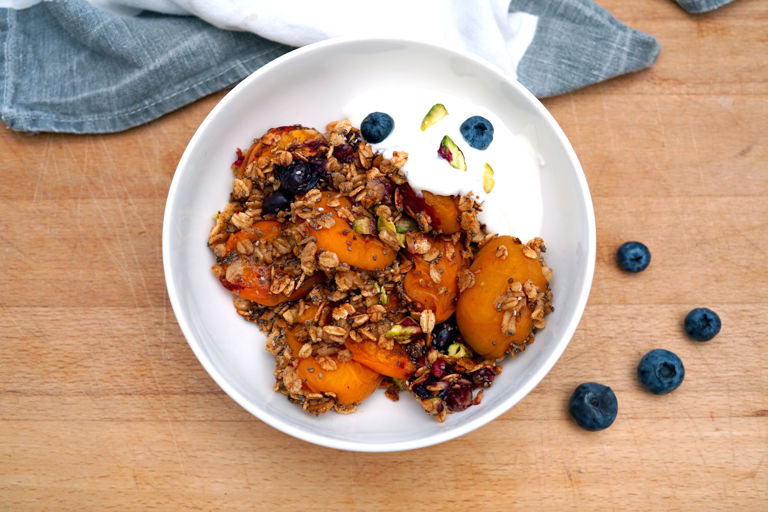 Apricot, blueberry and pistachio breakfast crumble