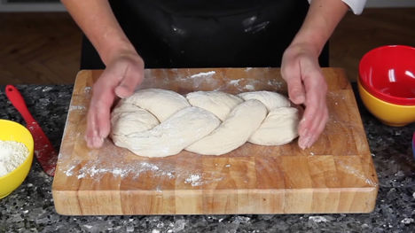 How to plait bread