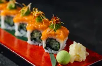 Spicy salmon uramaki