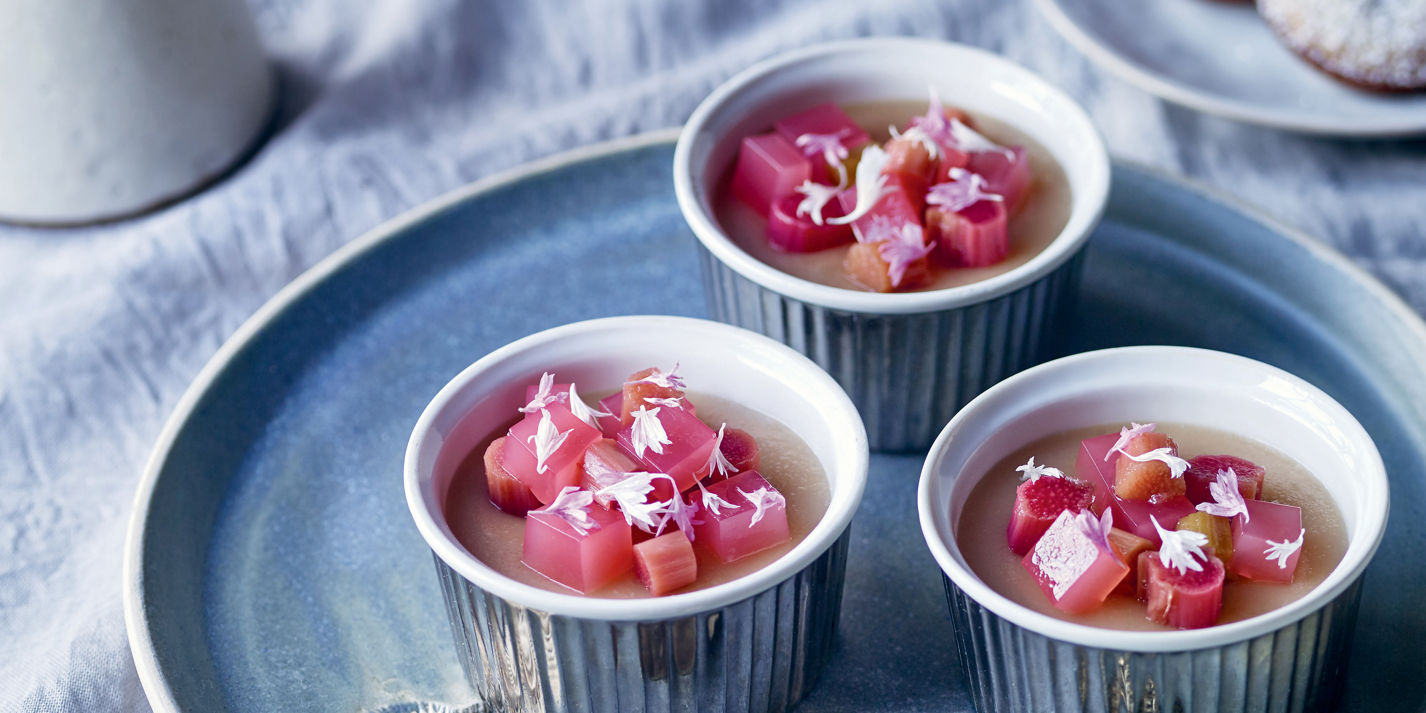 Rhubarb panna cotta, poached rhubarb, warm almond cakes-image