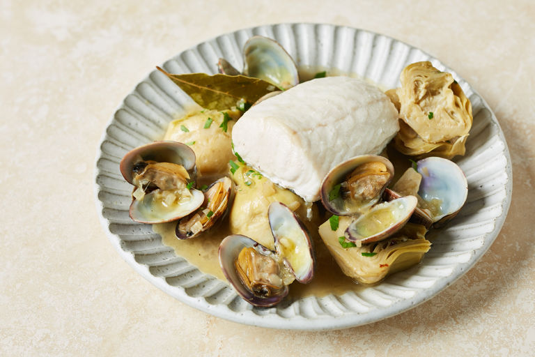 Hake with clams, artichokes and fino sherry