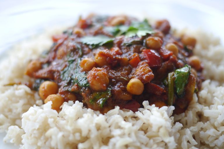 Spinach and chickpea curry