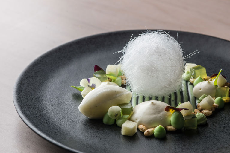 Sheep’s milk mousse, pandan curd and caramelised puffed rice