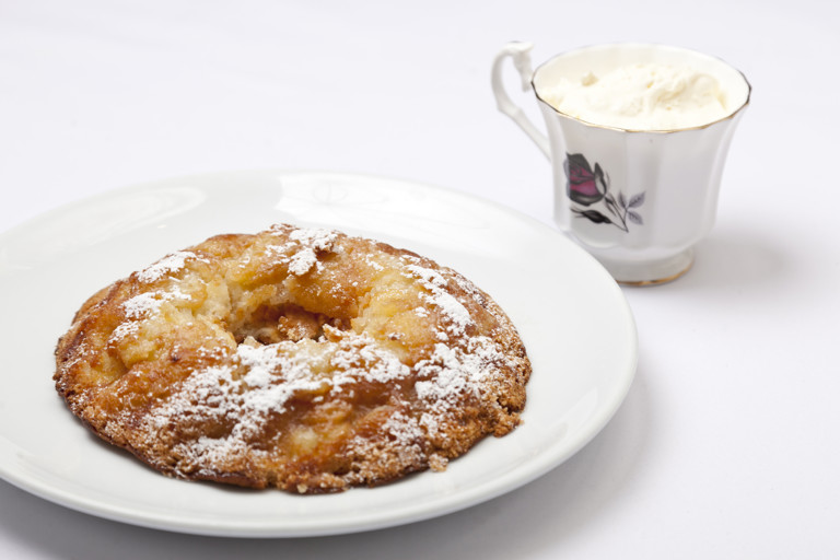 Mum's apple torte