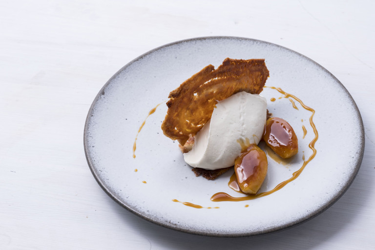 Caramelised Apple with Ricotta Pastry Cream Recipe - Great Italian Chefs