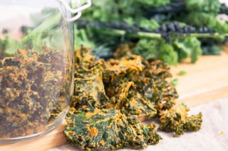Smokey chipotle kale crisps
