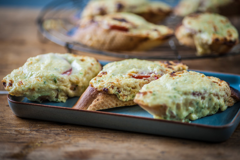 Easy cheesy tomato rarebits