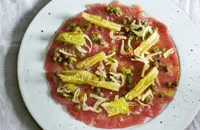 Tuna carpaccio with fennel and lemon
