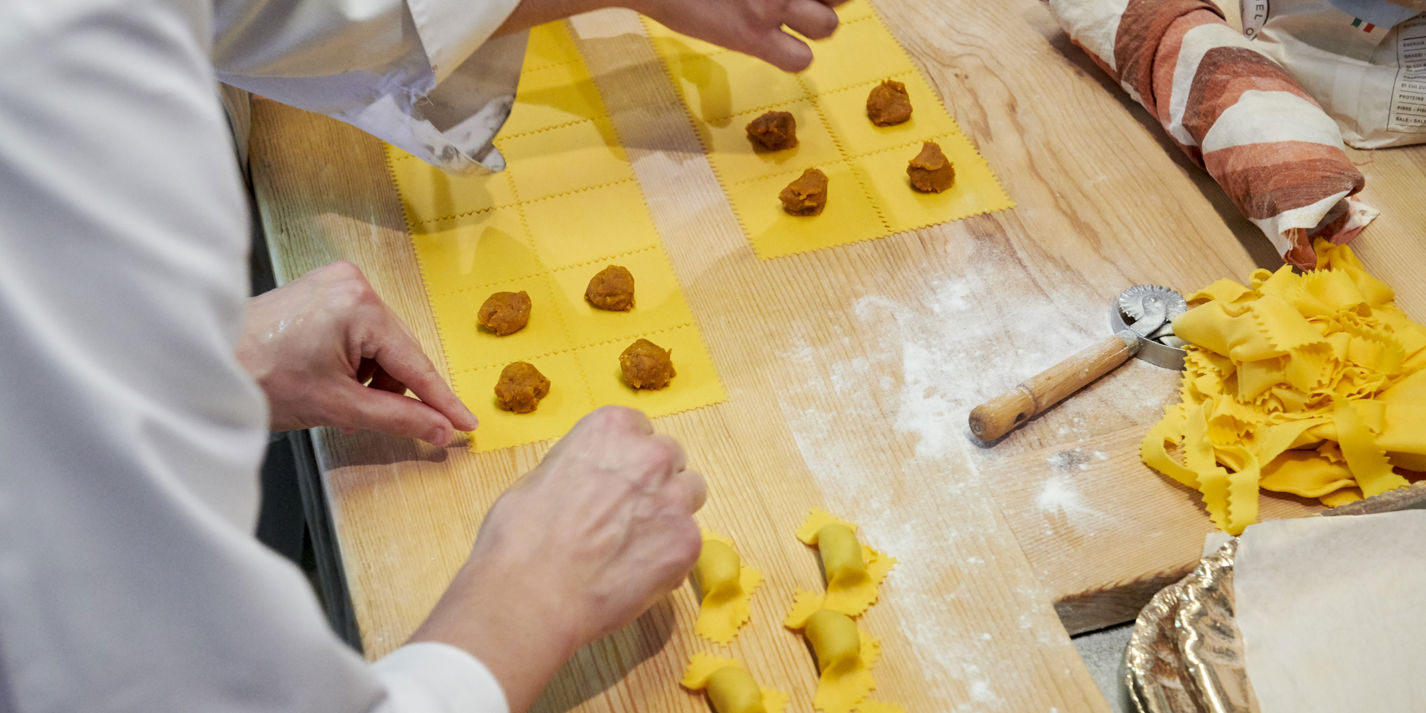 Geylar katta qora xoroz eshak gey yigit