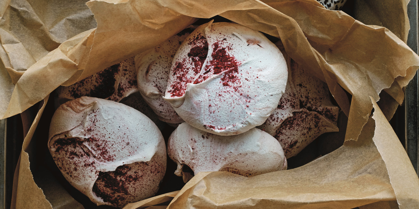 Aquafaba meringues-image