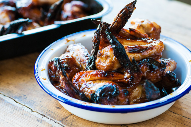 Sticky chicken wings
