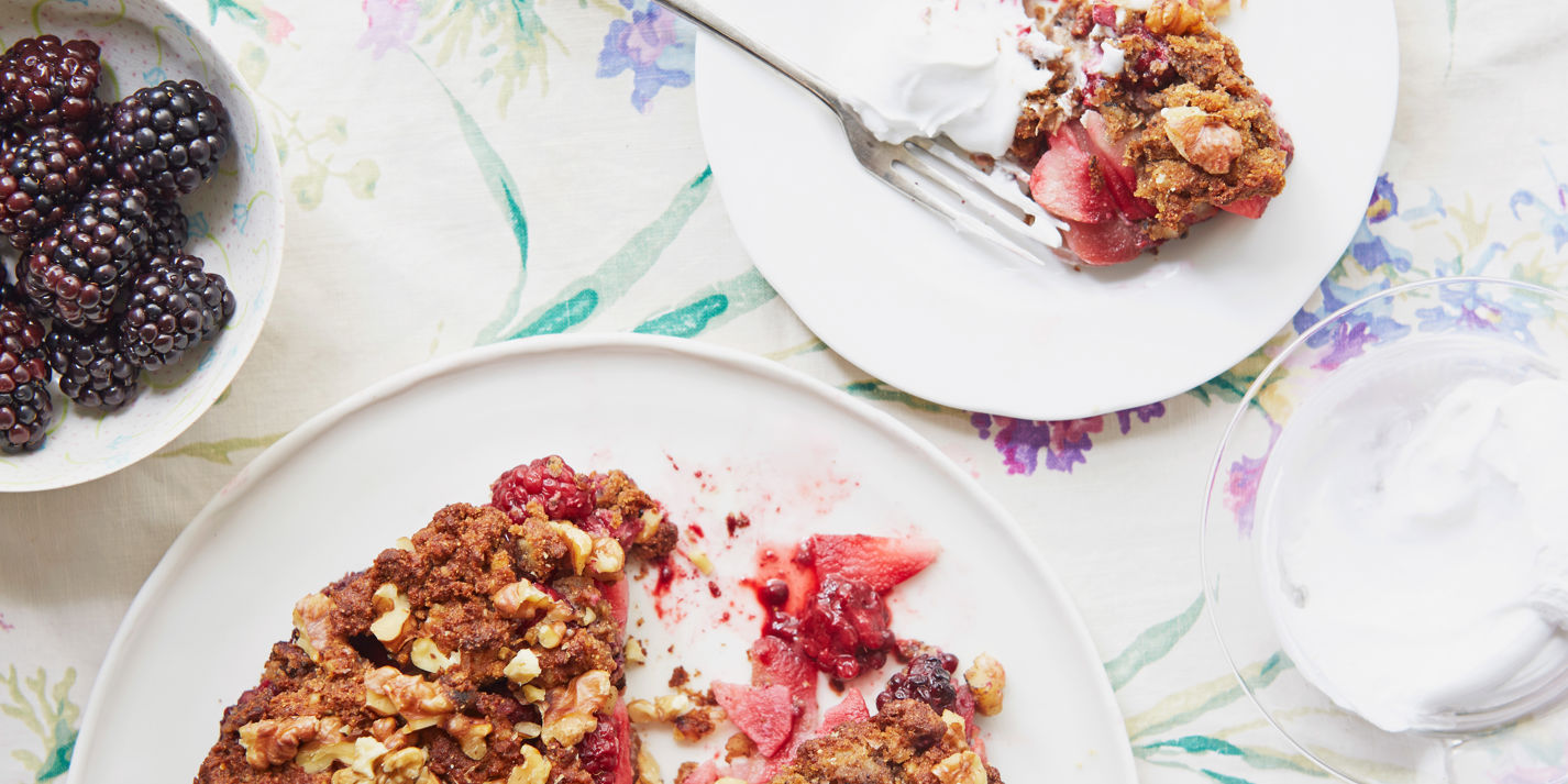 Blackberry and apple cinnamon crumble cake-image