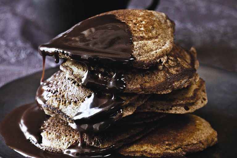 Perfect Chocolate Pancakes (with chocolate sauce) - Del's cooking twist