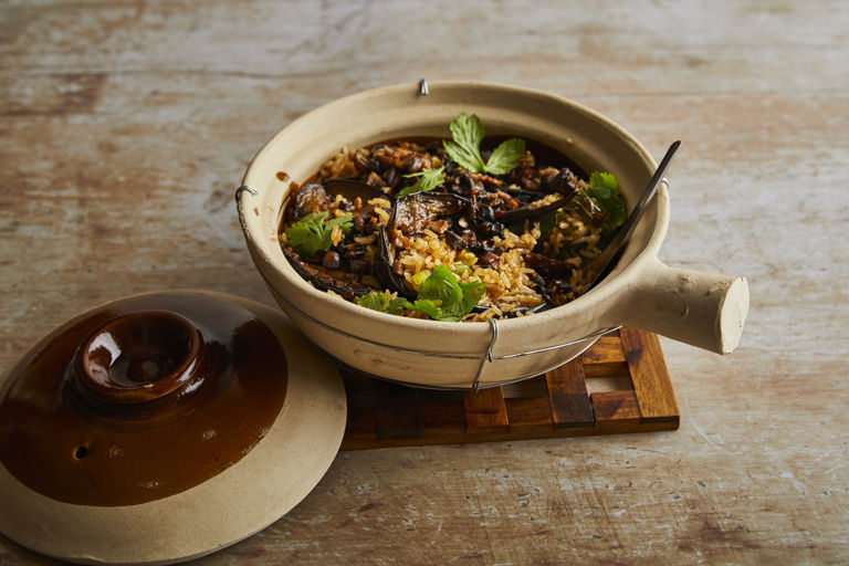 Aubergine claypot rice