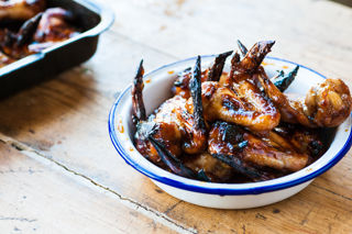 Sticky chicken wings