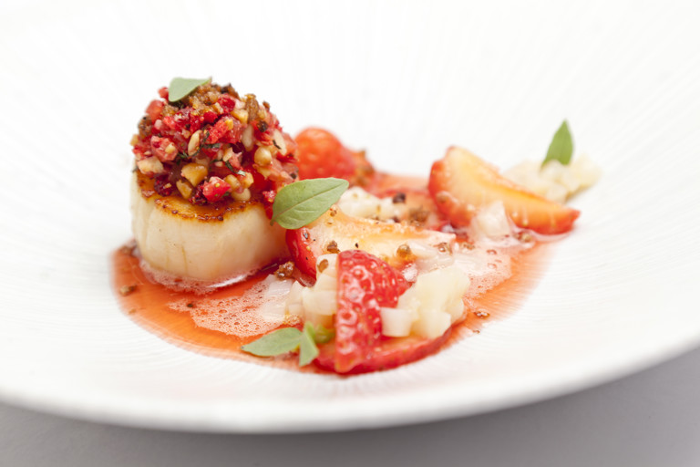 Scallops, strawberries and balsamic
