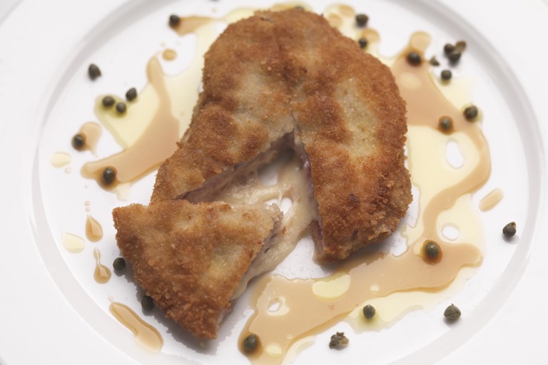 Pork escalopes with emmental 