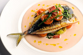 Mackerel, tomato and samphire salad 