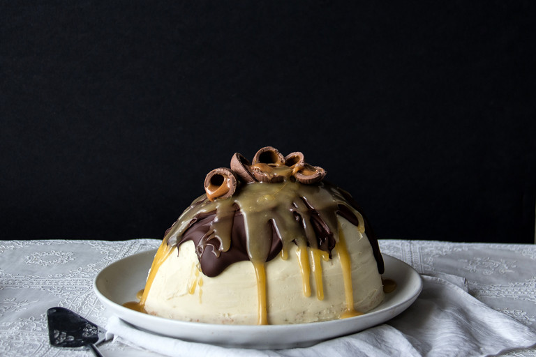 Easter Egg cake 