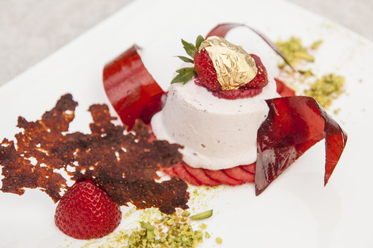 Strawberry kulfi