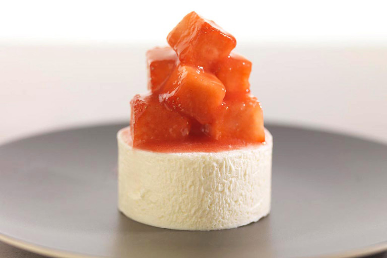 White chocolate mousse with strawberries