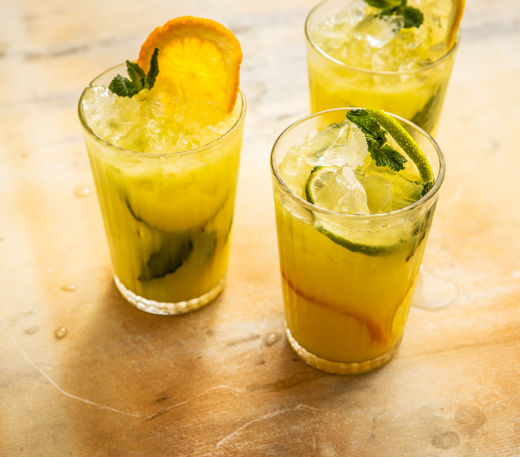 Citrusade with mint and fresh ginger 