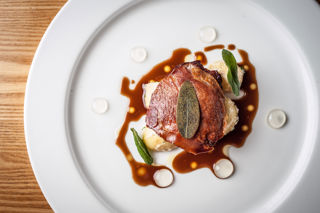 How to make traditional Italian saltimbocca