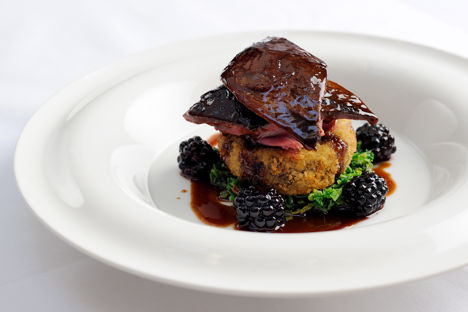 Roast grouse with blackberries and port wine jus