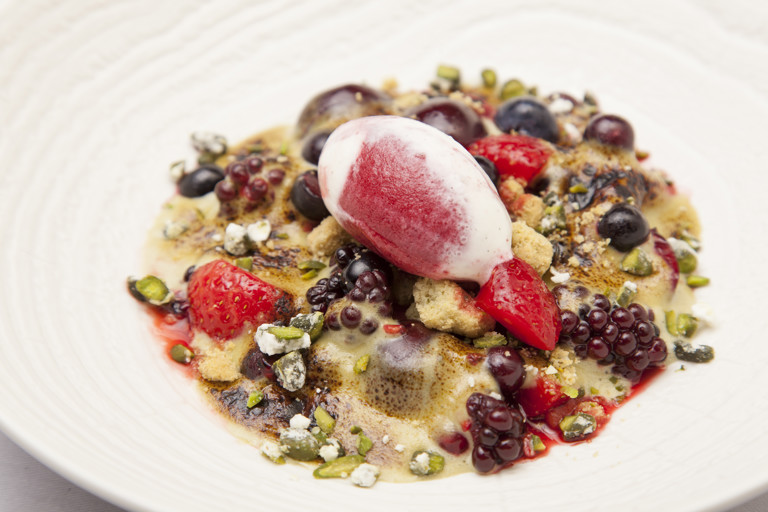 Gratin de fruits rouges with pistachio