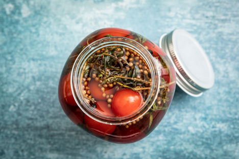 How to make fermented cherry tomatoes