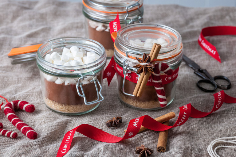 Spiced Christmas hot chocolate kit