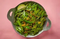 Sheem Bhaji - Bangladeshi Mangetout Sauté 