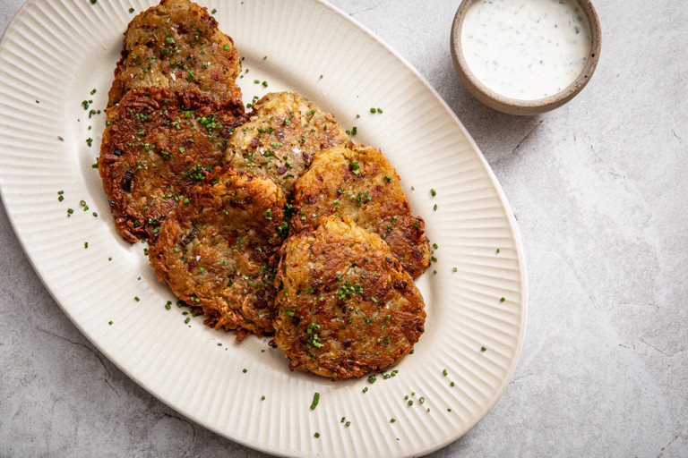 Bacon hash browns with crème fraîche and chive ranch dressing