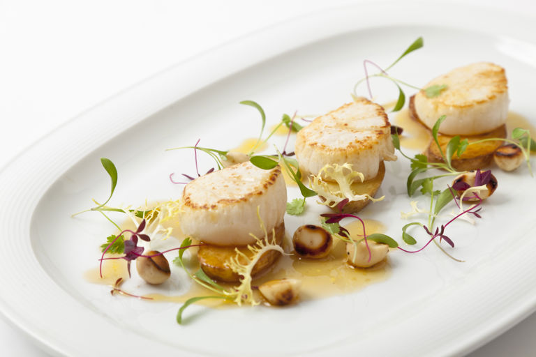 Scallop salad with cobnuts