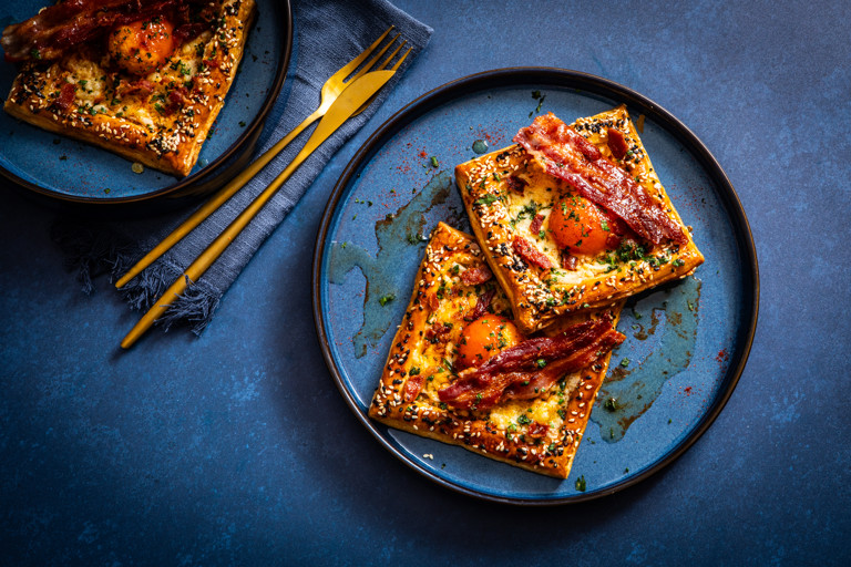 Cheesy egg and bacon tartlets
