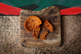 Painting a picture: coconuts and bird's nests