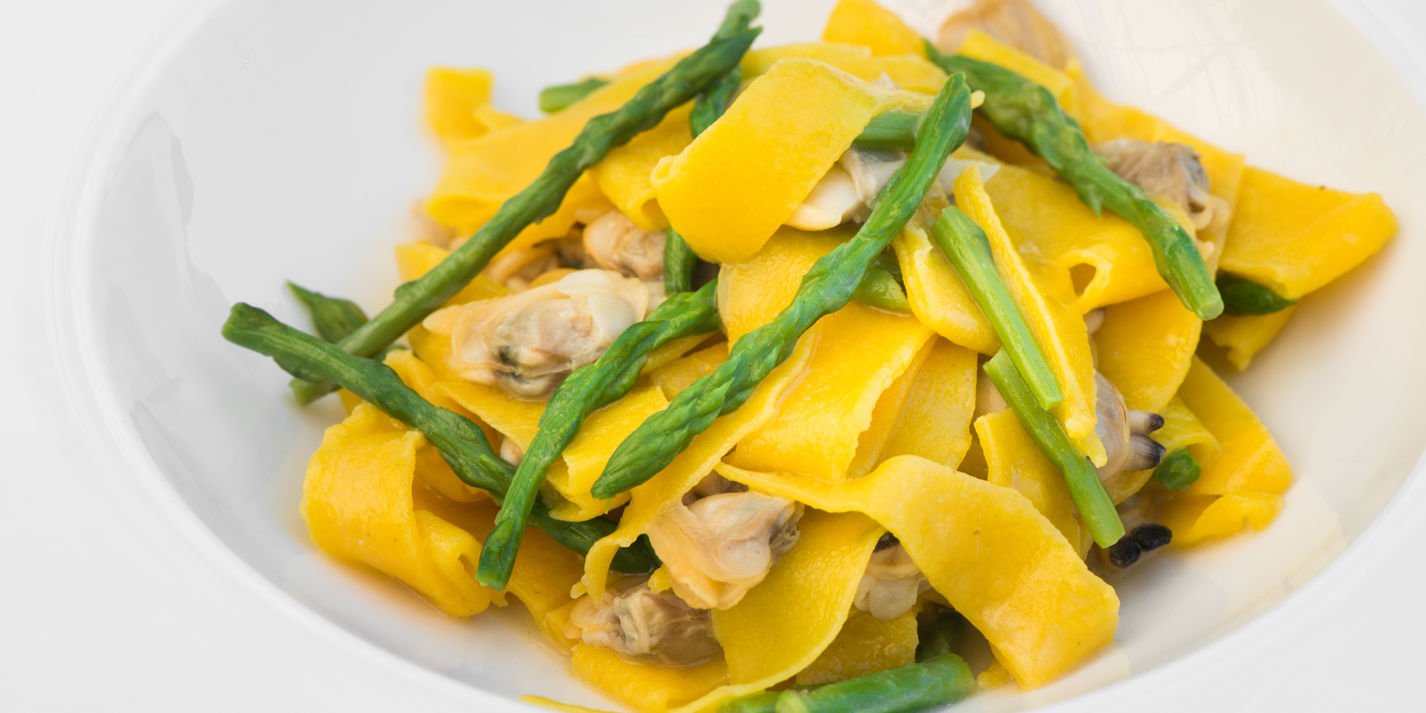Clam and Asparagus Seafood Pasta Recipe - Great Italian Chefs