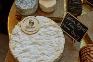 A guide to building the perfect Christmas cheese board