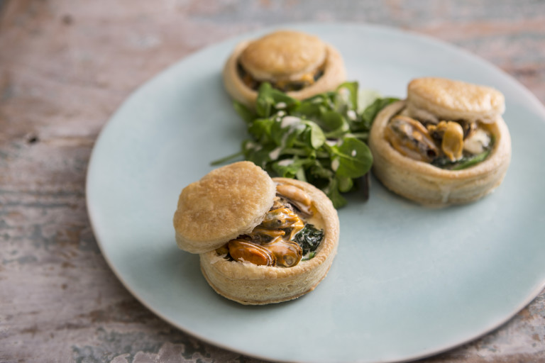Vol-au-vents of mussel, spinach and roquefort